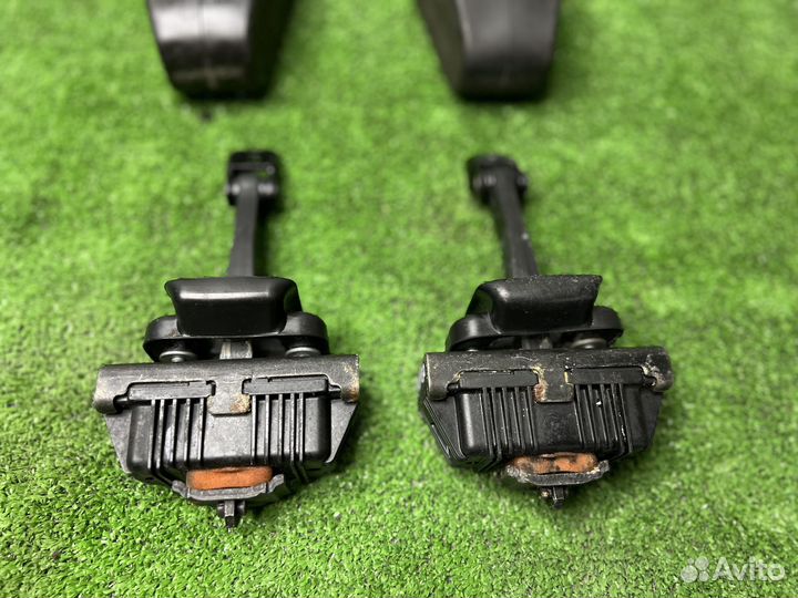 Ограничитель двери BMW X6 E71 X5 E70