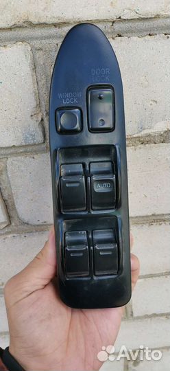 Блок кнопок стеклоподъемника