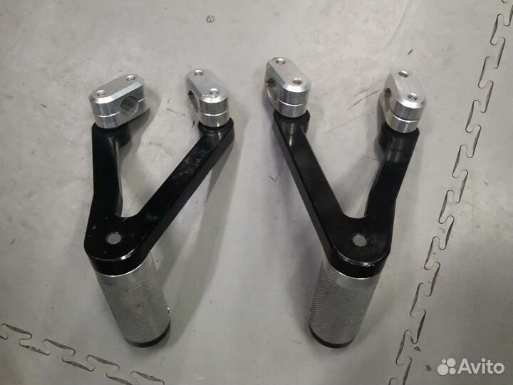 Задние пеги для мотоцикла с креплениями