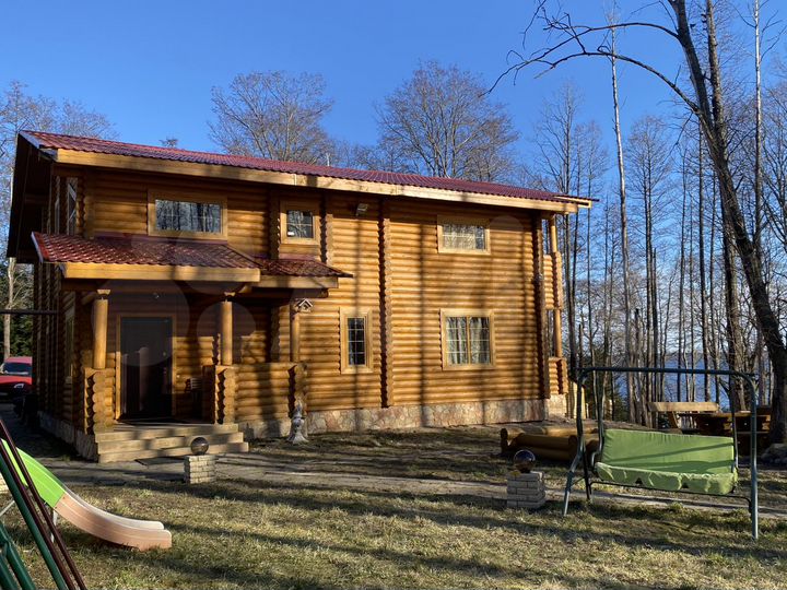 Коттедж 290 м² на участке 25 сот.