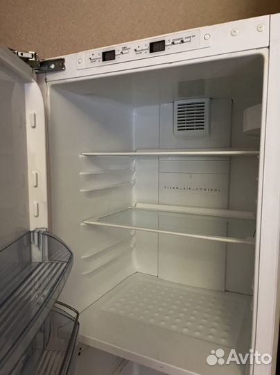 Встраиваемый холодильник aeg