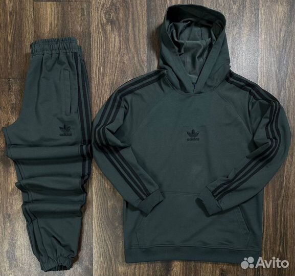 Спортивный костюм Adidas