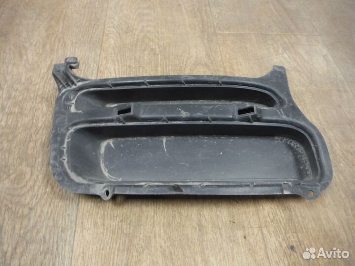 Заглушка птф правая Toyota Avensis 2 2005