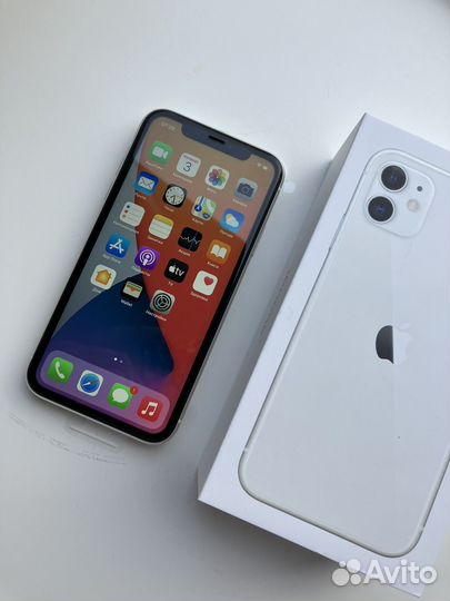 Телефон iPhone 11 64 гб белый