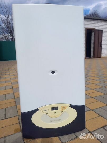 Газовый котёл Ariston 24