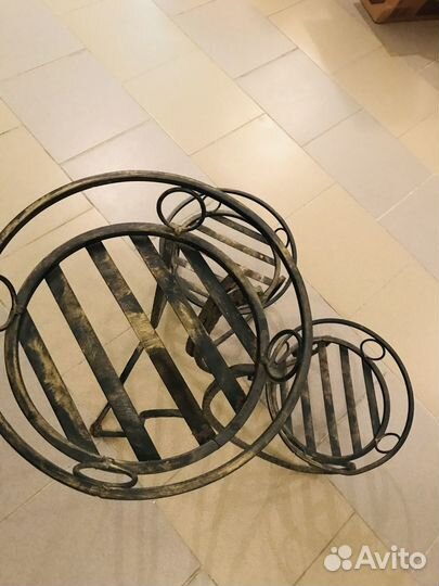 Подставка для цветов напольная кованная