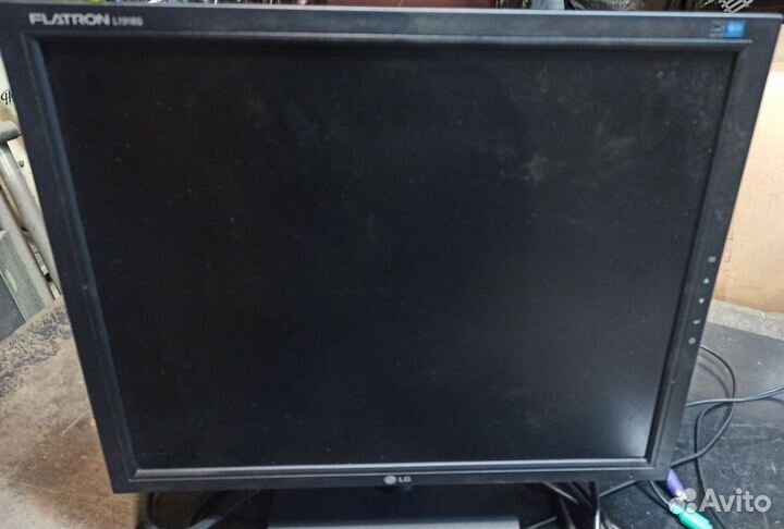 Монитор LG 19