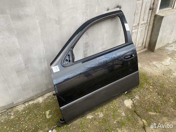 Дверь передняя левая Toyota Aristo