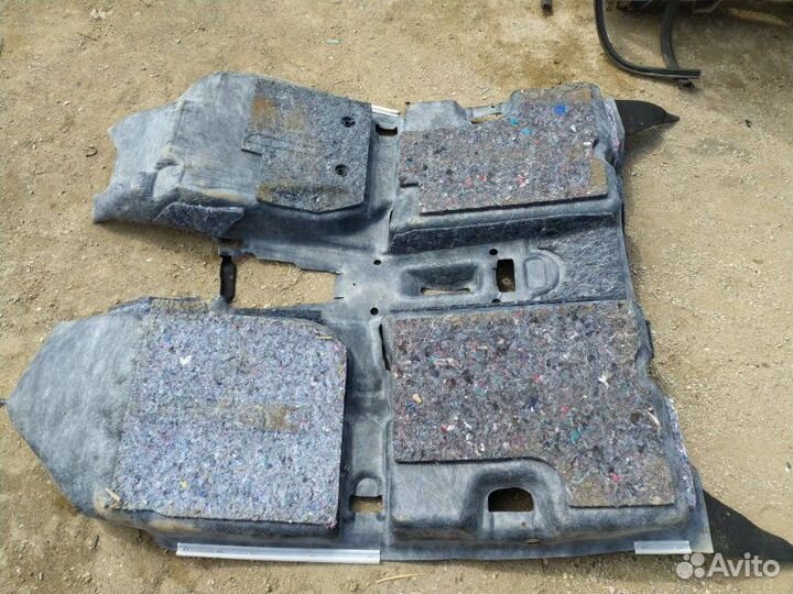 Обшивка пола Renault Duster HSA F4R