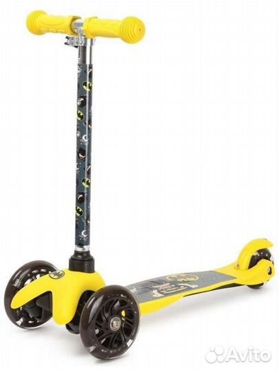 Самокат трехколесный бэтмен