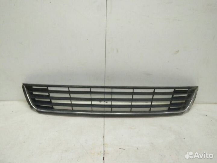 Фольксваген Поло Седан решетка переднего бампера