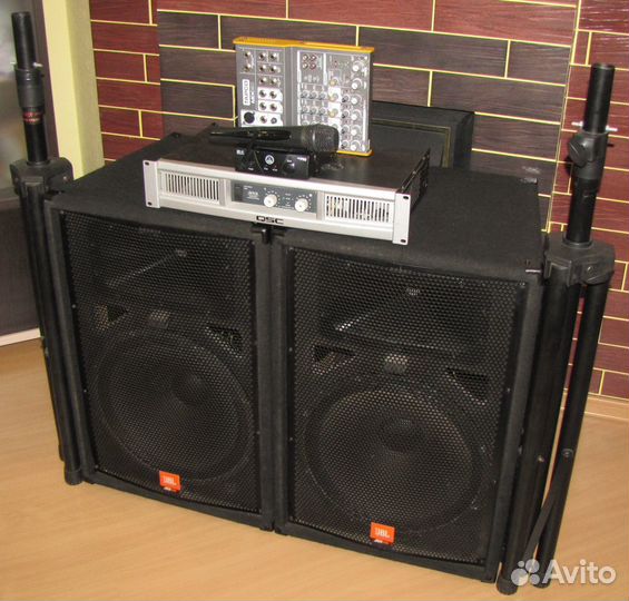 Колонки JBL 1000W Усилитель Микшер Микрофон Стойки