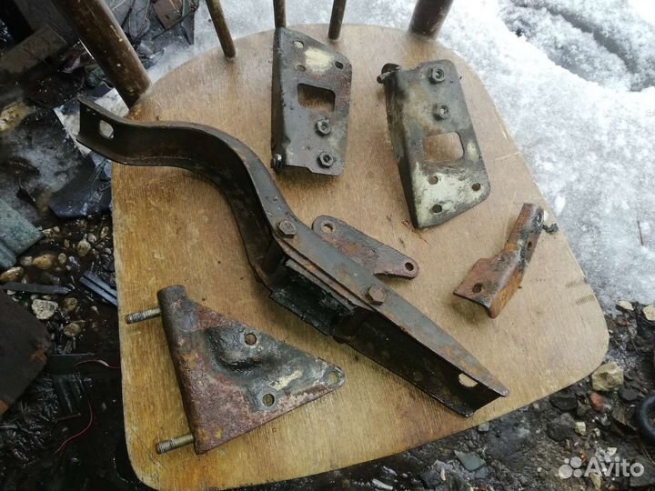 Кронштейн крепление Нива Шевроле