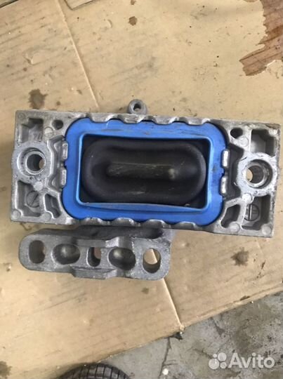 Volkswagen passat b7 подушка двигателя