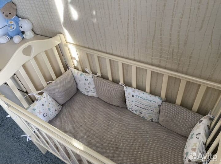 Комплект постельного белья в кроватку с бортиками