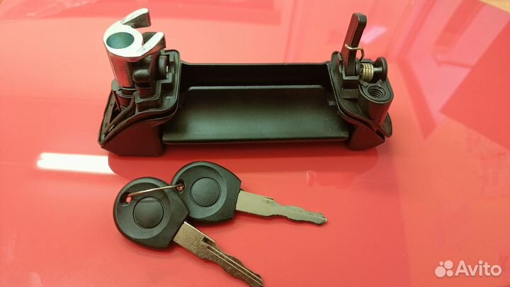 Ручка сдвижной двери VW T4 с замком и ключ (новая)