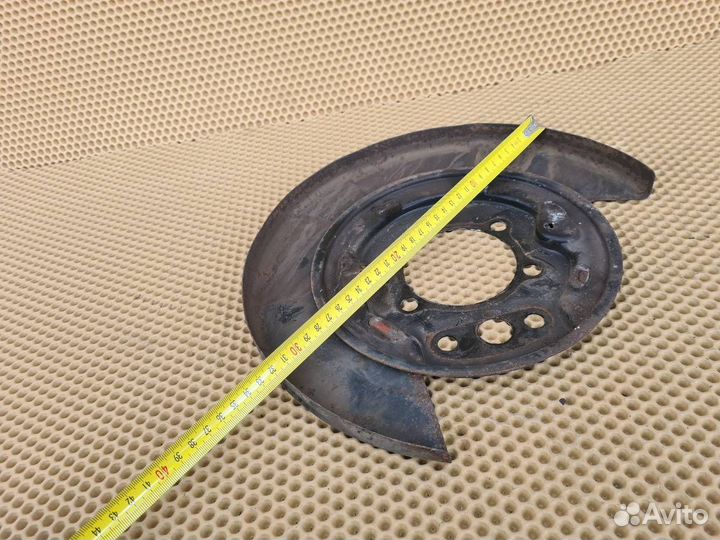 Пыльник диска задний правый Infiniti M Q70 Y51