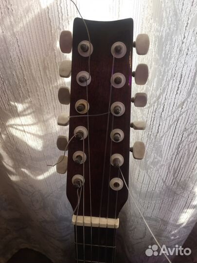 Акустическая гитара