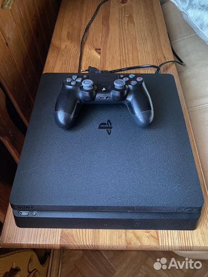 Sony playstation 4 PS4 500Гб+2 джойстика