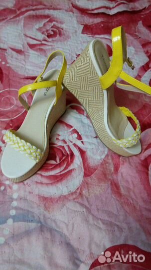 Босоножки Новые размер 39, высота 10см