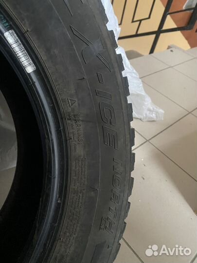 Michelin X-Ice North XIN2 215/60 R16