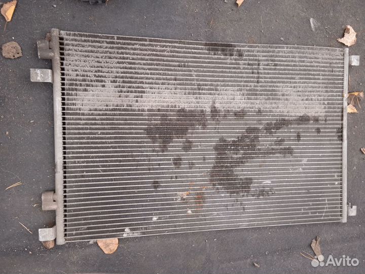 Радиатор кондиционера Renault Megan 2