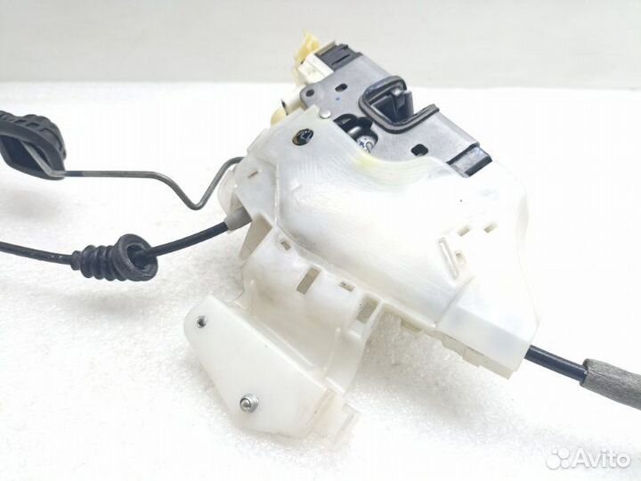 Замок двери передний правый Mercedes-Benz