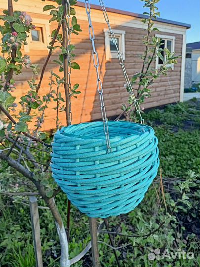 Кашпо для цветов, подвесное из ротанга
