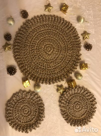 Корзинки и салфетки вязанные из джута