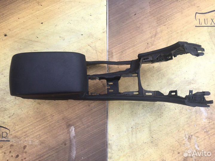 Подлокотник Ford Mondeo Iv sedan 1 2012