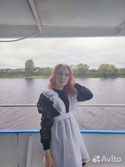 Белый школьный фартук