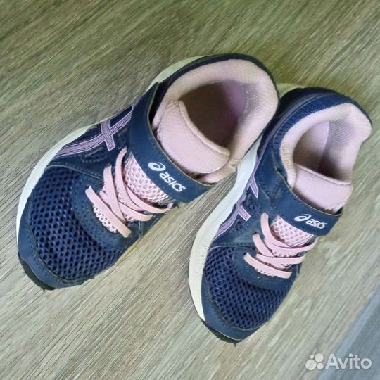 Кроссовки детские