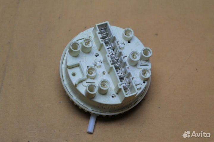 Прессостат Electrolux, Zanussi 132141990 бу. 8308