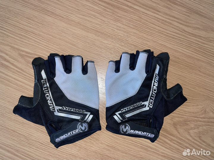 Велосипедные перчатки