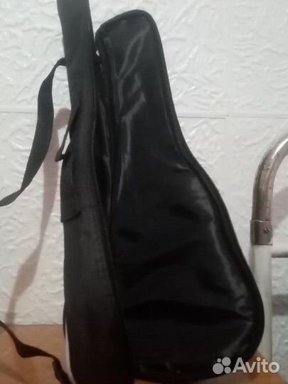 Укулеле и чехол