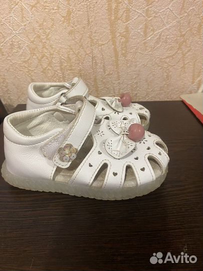 Босоножки для девочки