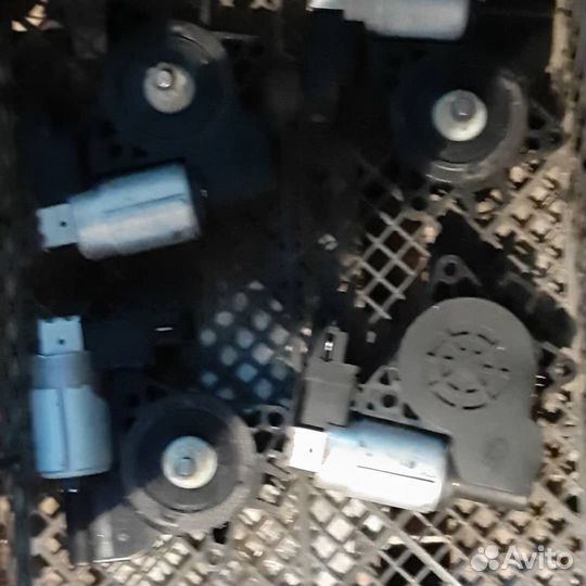 Блок управления стеклоподьемниками мазда моторчик