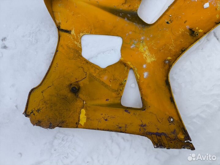 Gsx-r600 01-03 k1 k2 k3 боковой левый пластик