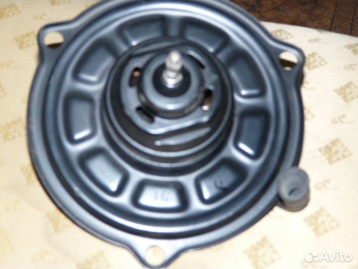 Мотор отопительной системы салона