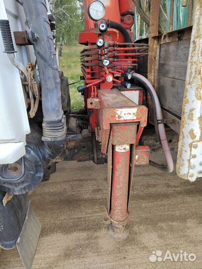 Бортовой грузовик Isuzu Forward (F-Series) с КМУ UNIC, 1990