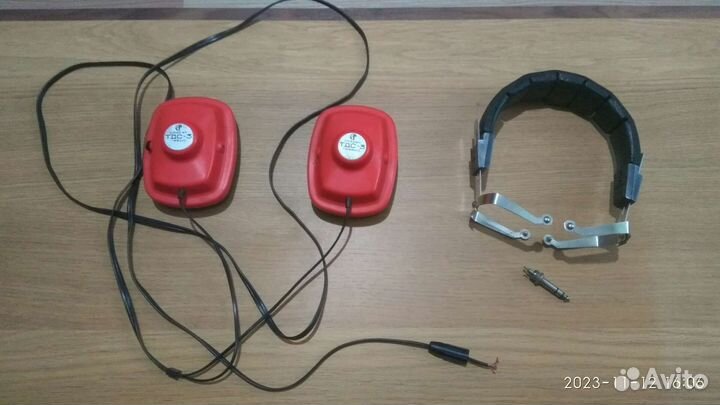 Проводные наушники