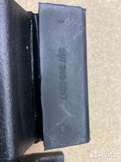 Подушка двигателя MB