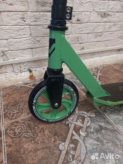 Самокат детский с большими колесами