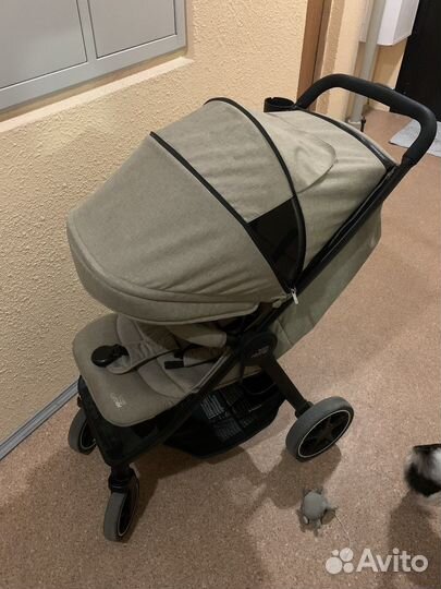 Коляска прогулочная britax