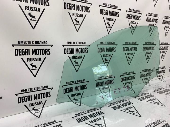 Стекло передней двери левое Volvo S60 V60 (11-15)