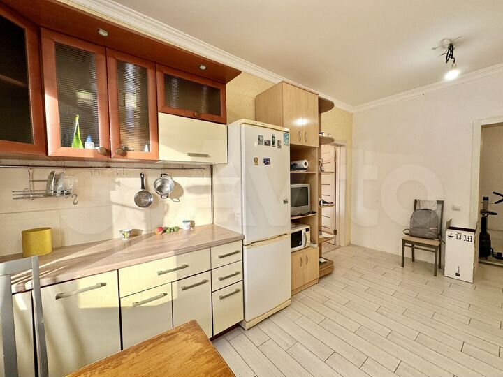 3-к. квартира, 72 м², 1/4 эт.