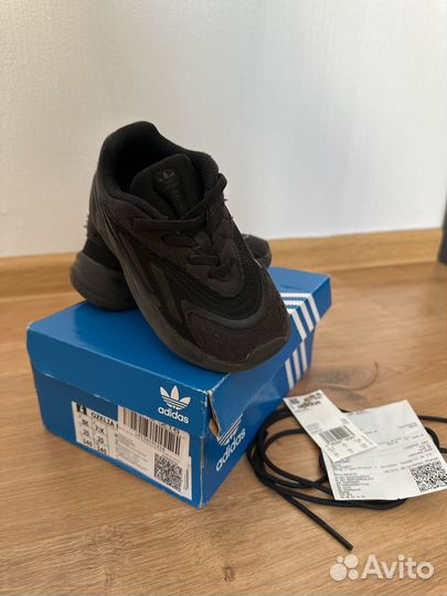 Adidas ozelia 25