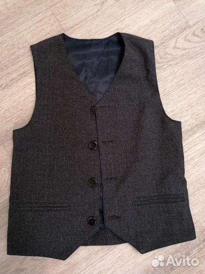 Школьный костюм128размера б/у