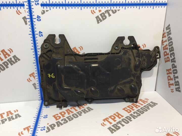 Рено Декоративная пластиковая крышка двигателя