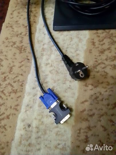 Монитор Lenovo